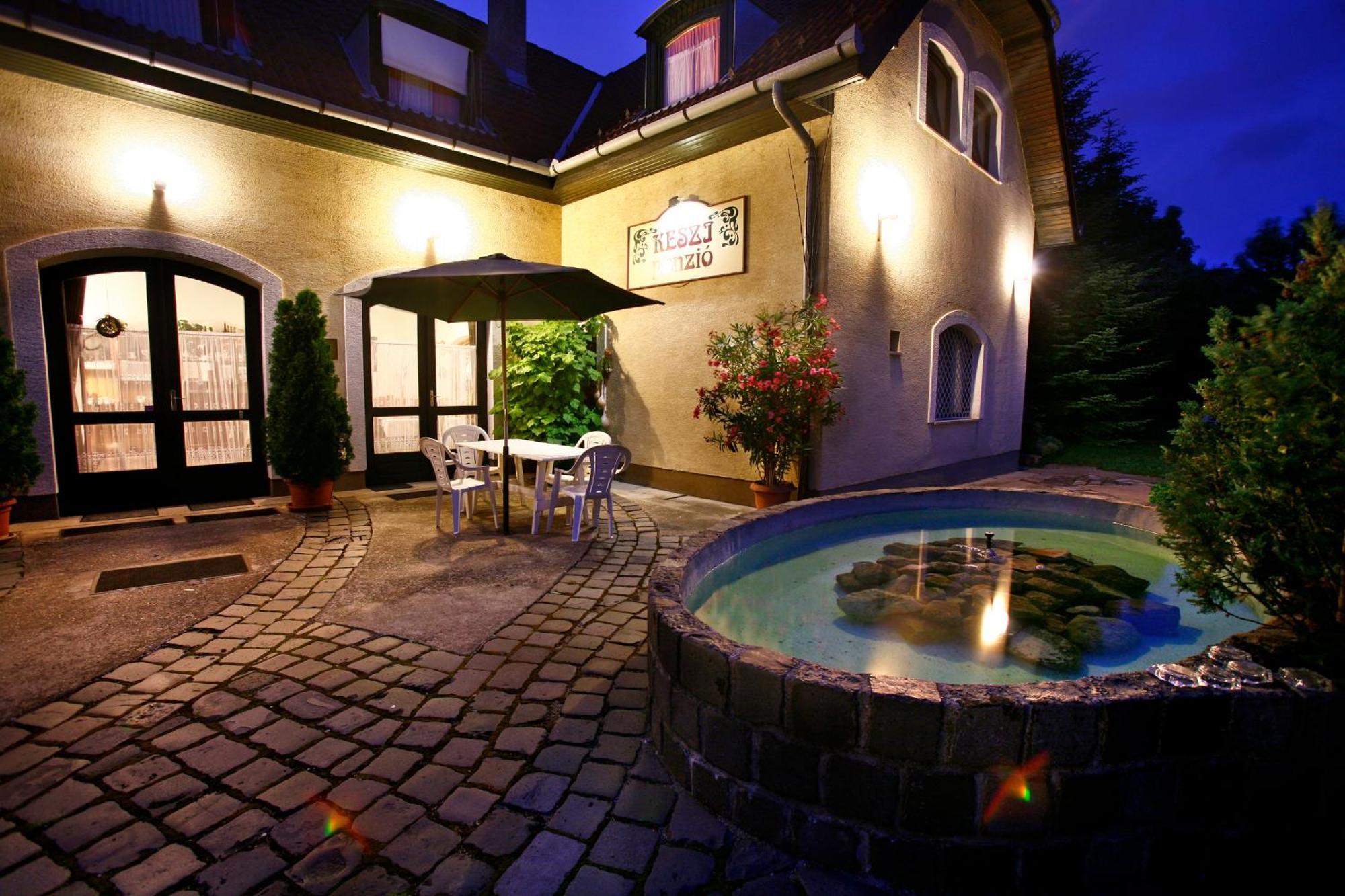 Keszi Panzio Hotel Budakeszi Exterior photo